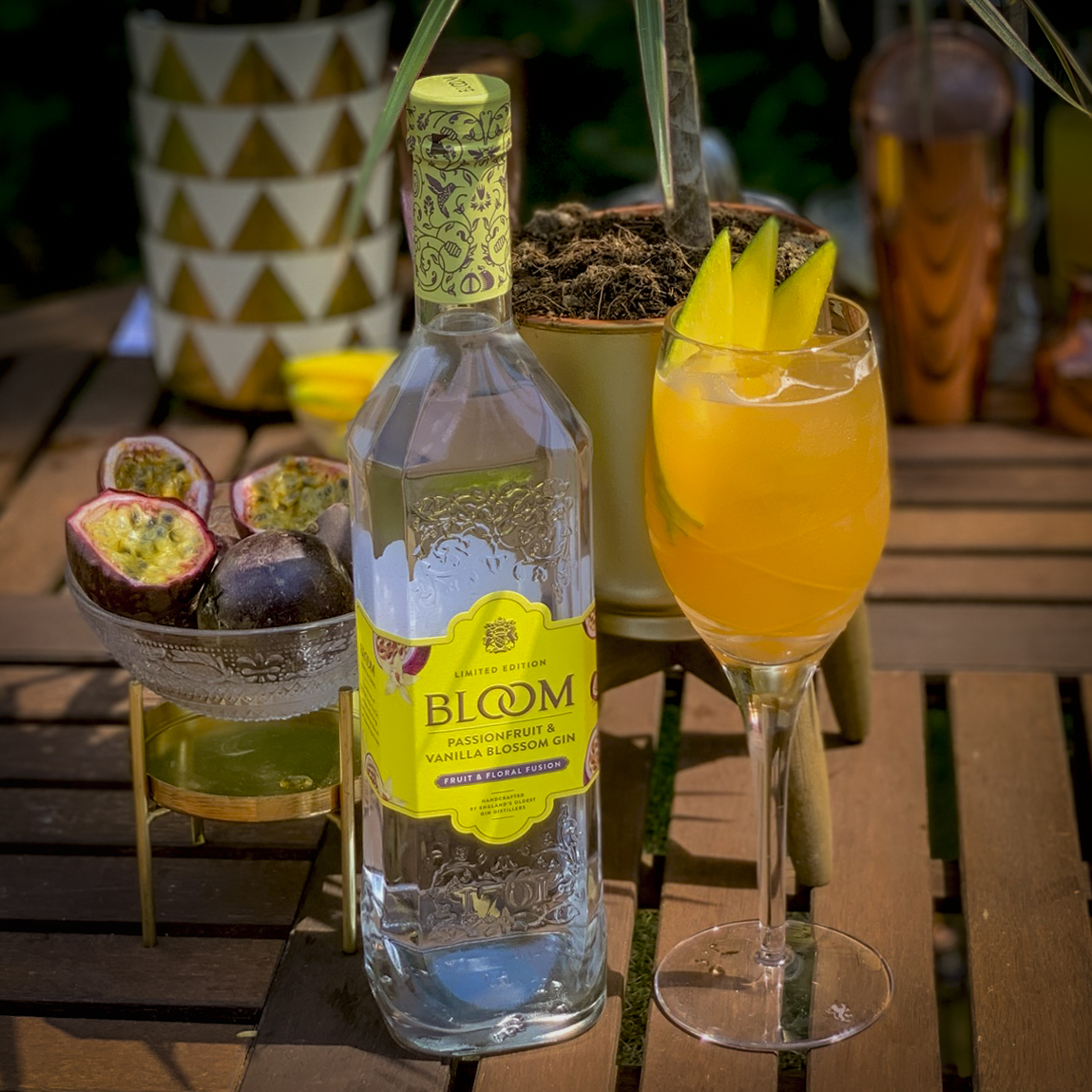 BLOOM Passionfruit & Vanilla Blossom Gin 0,7l
