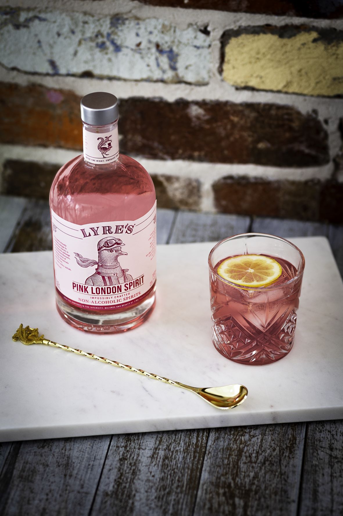 Lyre's Pink London Spirit 0% vol. 0,7l Lyre's Pink London Spirit 0% vol. 0,7l