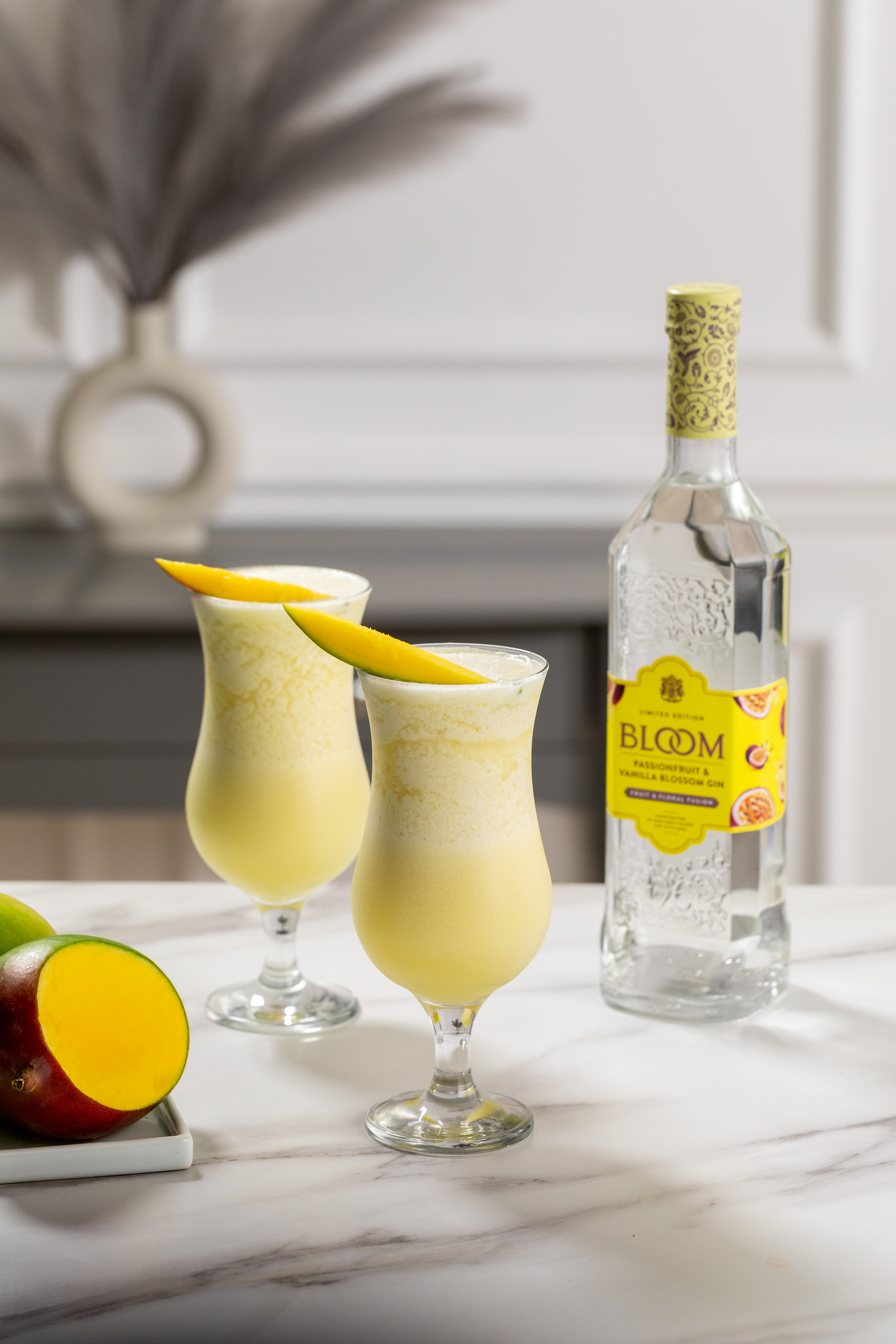 BLOOM Passionfruit & Vanilla Blossom Gin 0,7l